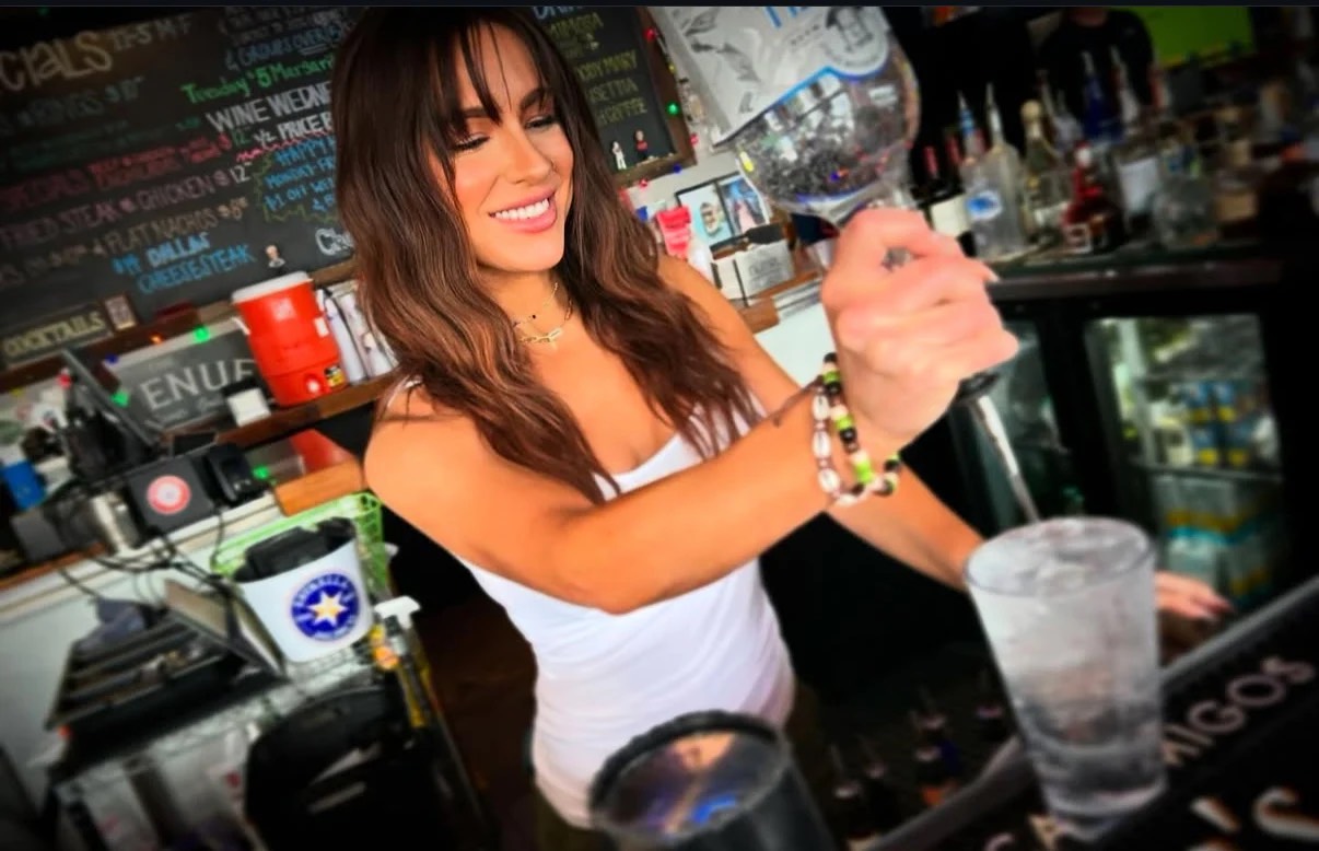 Avenue Sports Grill team member 1