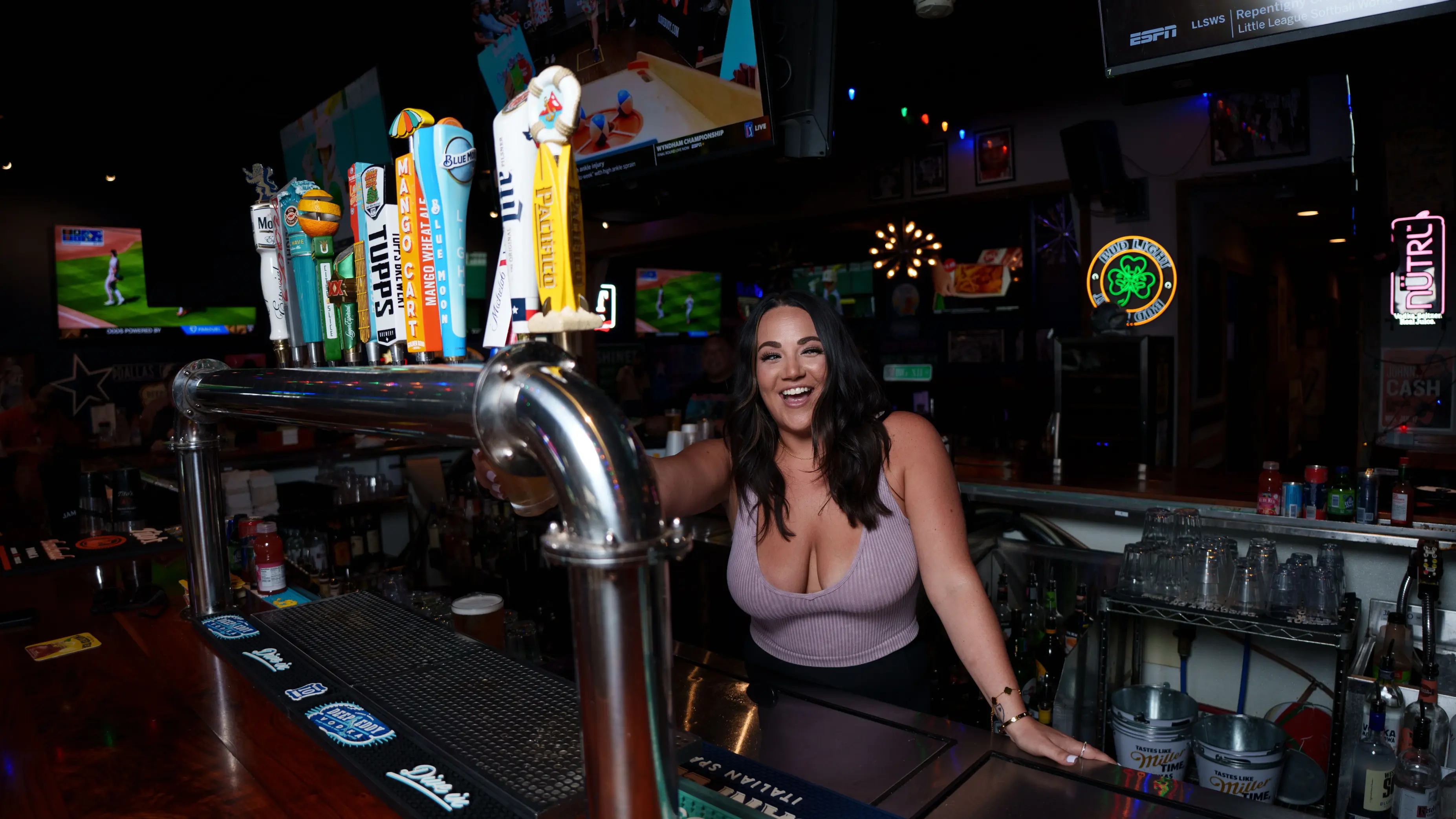 Avenue Sports Grill team member 4