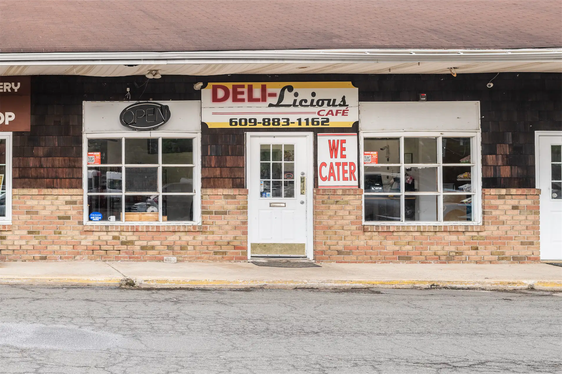 Deli Licious Cafe