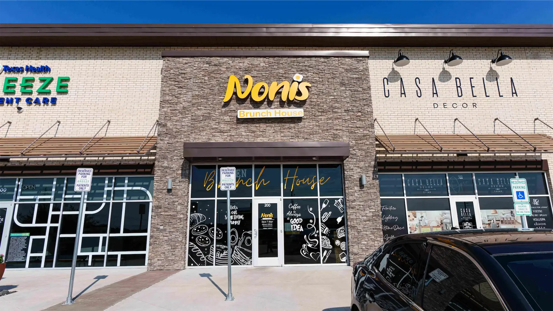 The exterior of Noni's Brunch House