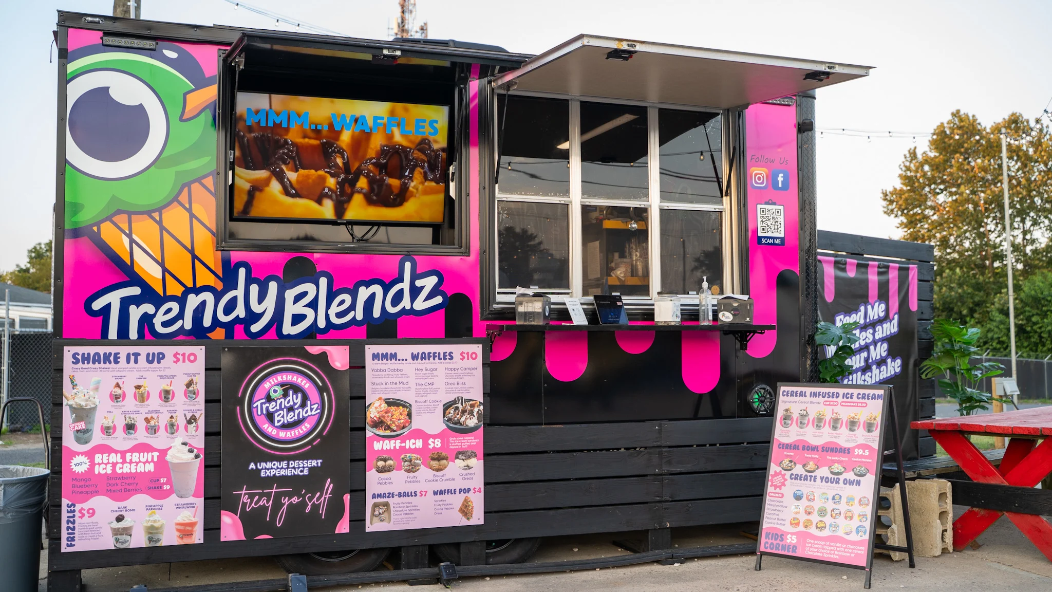 TrendyBlendz truck window